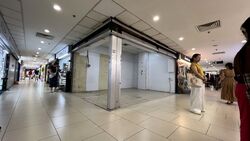 lucky-plaza photo thumbnail #6